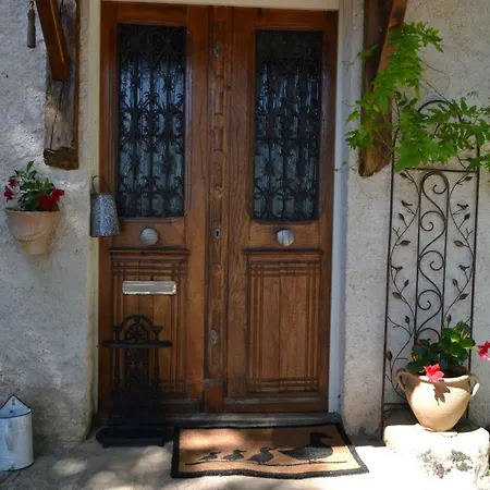 Le Petit Canard Bed & Breakfast 3*